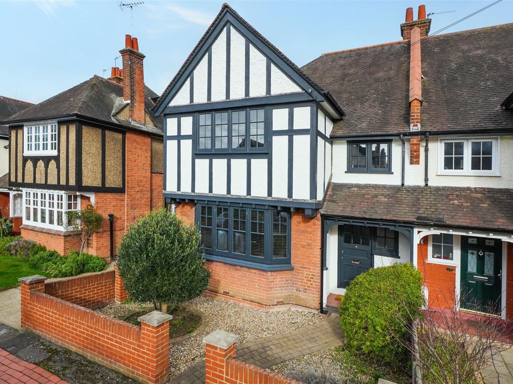 4 bed semidetached house for sale in Southville Road, Thames Ditton