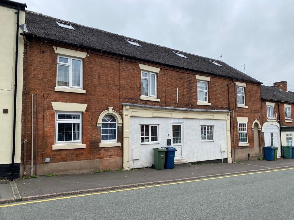 2 bed flat for sale in Oulton Road, Stone, Staffordshire ST15, £85,000