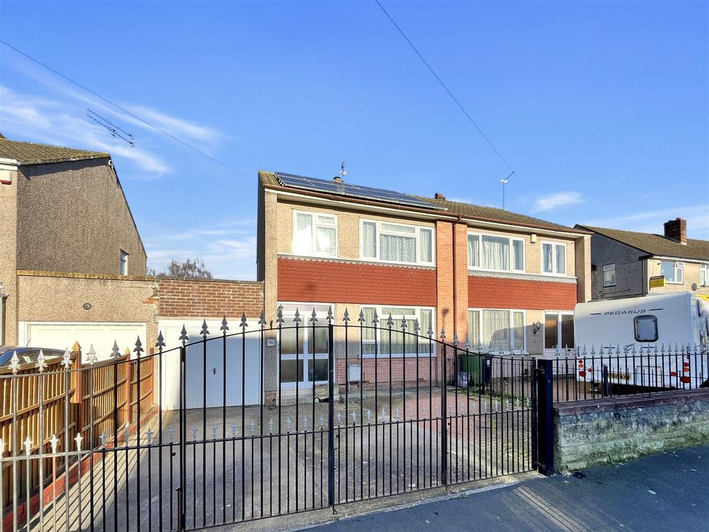 3 bed semidetached house for sale in Heath Rise, Cadbury Heath