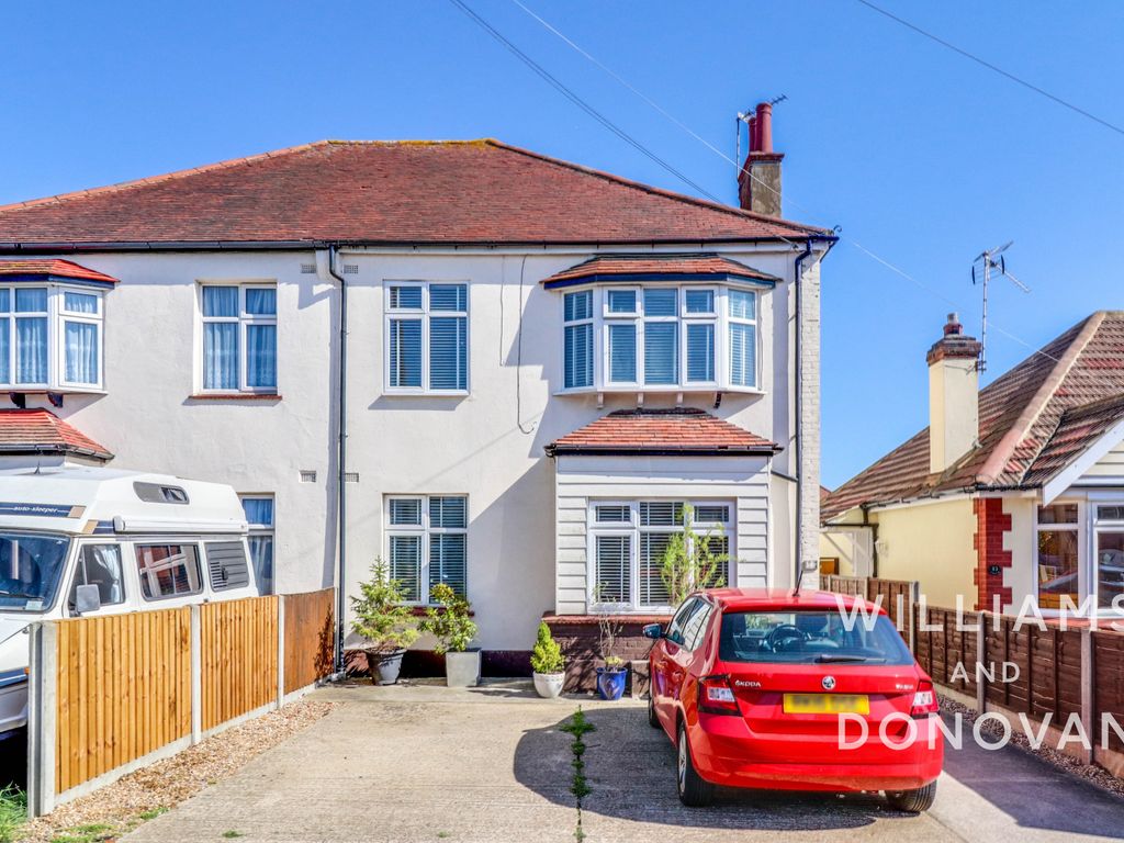 2 bed flat for sale in St. Marks Road, Benfleet SS7, £270,000 Zoopla