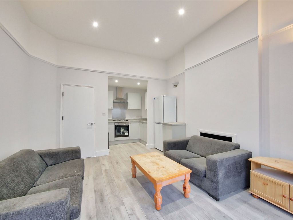 4 bed flat to rent in Hayter Road, London SW2, £3,202 pcm Zoopla