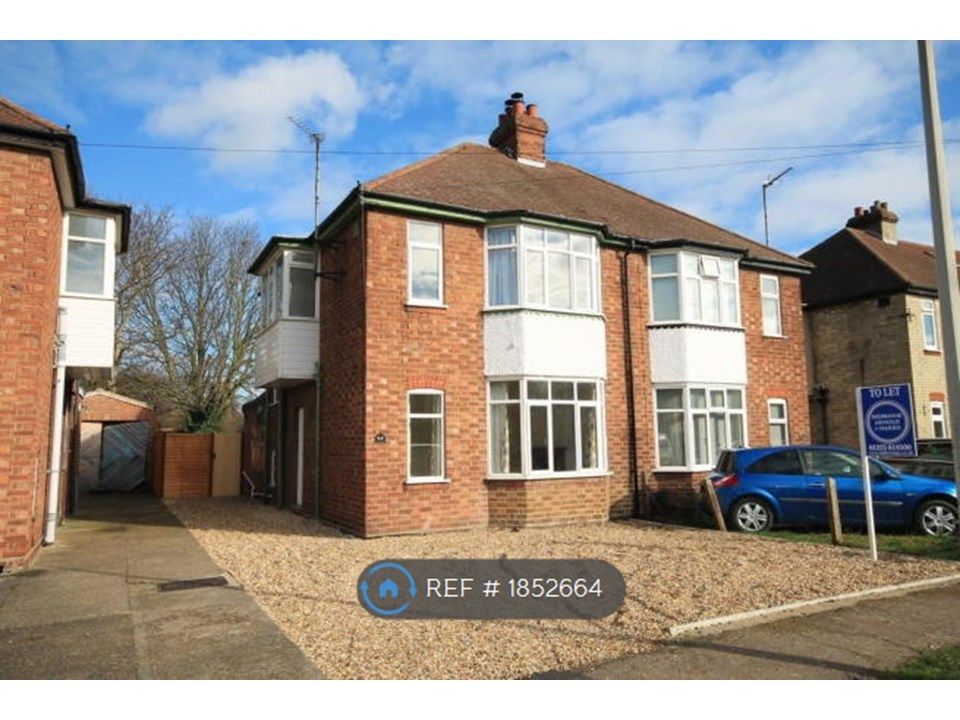 3 bed semidetached house to rent in Lovell Road, Cambridge CB4, £1,895