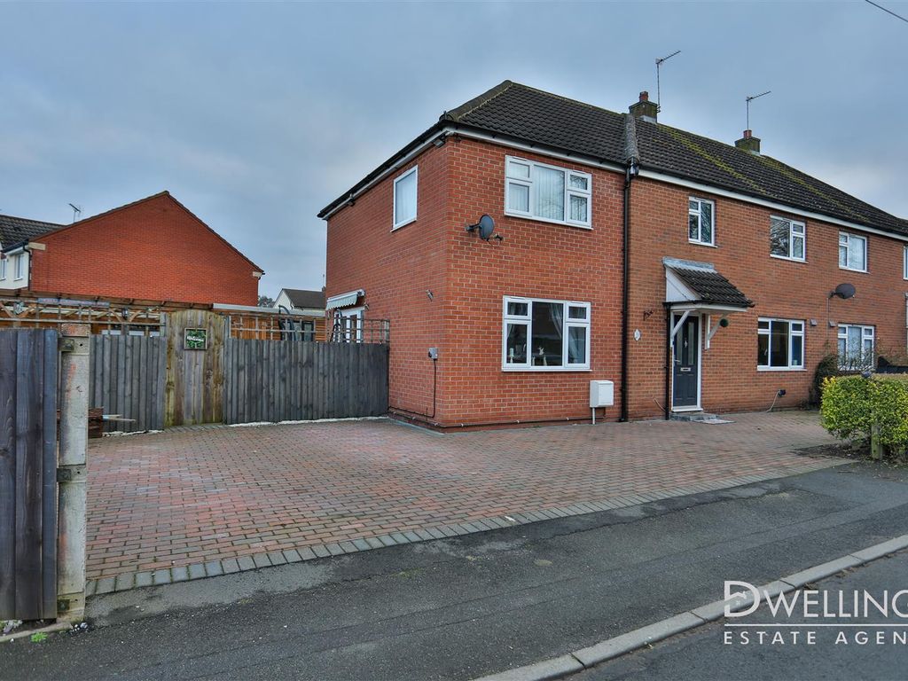 4 bed semidetached house for sale in Cumberland Road, Stapenhill