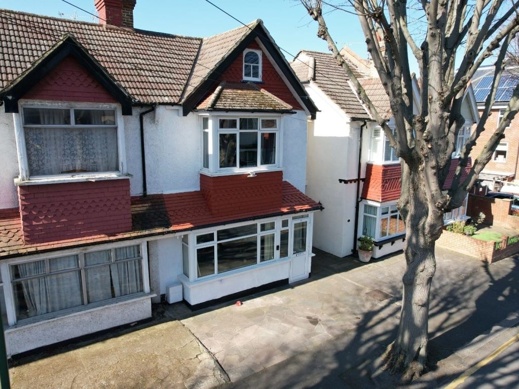 4 bed terraced house to rent in Lenham Road, Sutton SM1 Zoopla