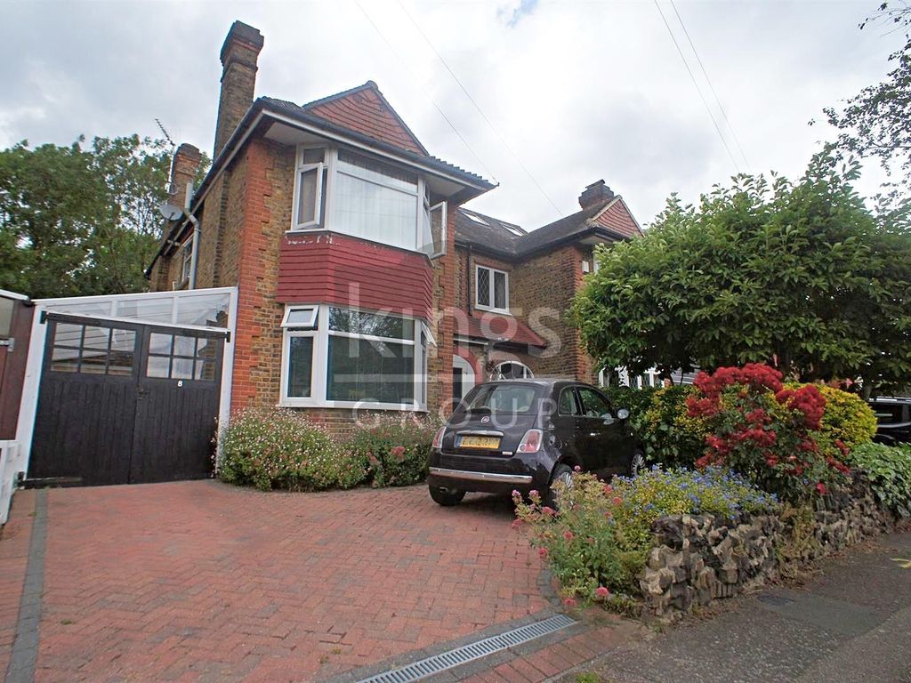 Goldsborough Crescent, London E4  