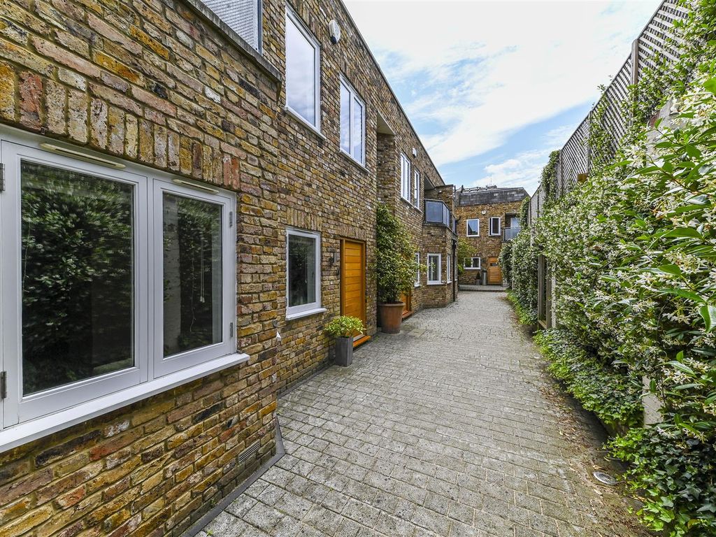 3 bed property for sale in Octavia Mews, London W9, £1,080,000 Zoopla