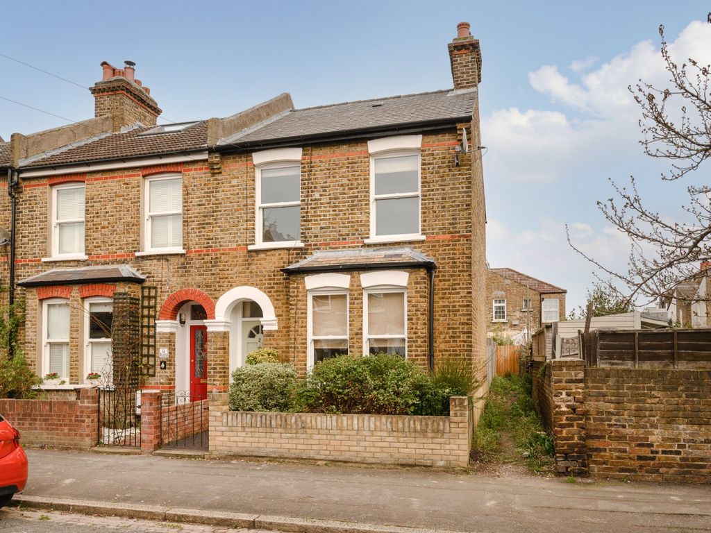2 bed end terrace house for sale in William Road, Wimbledon, London