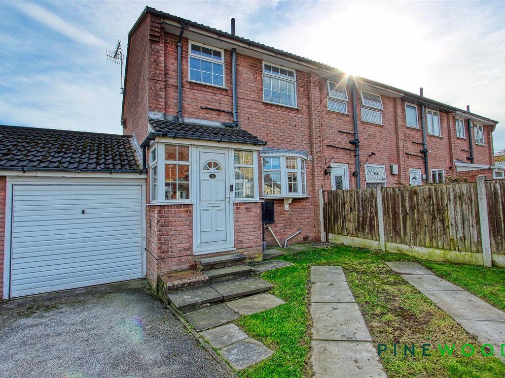 3 bed end terrace house for sale in Staveley Road, New Whittington