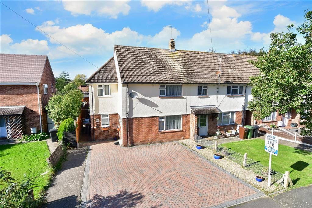 3 bed end terrace house for sale in Castle Road, Southwick, Nr Fareham