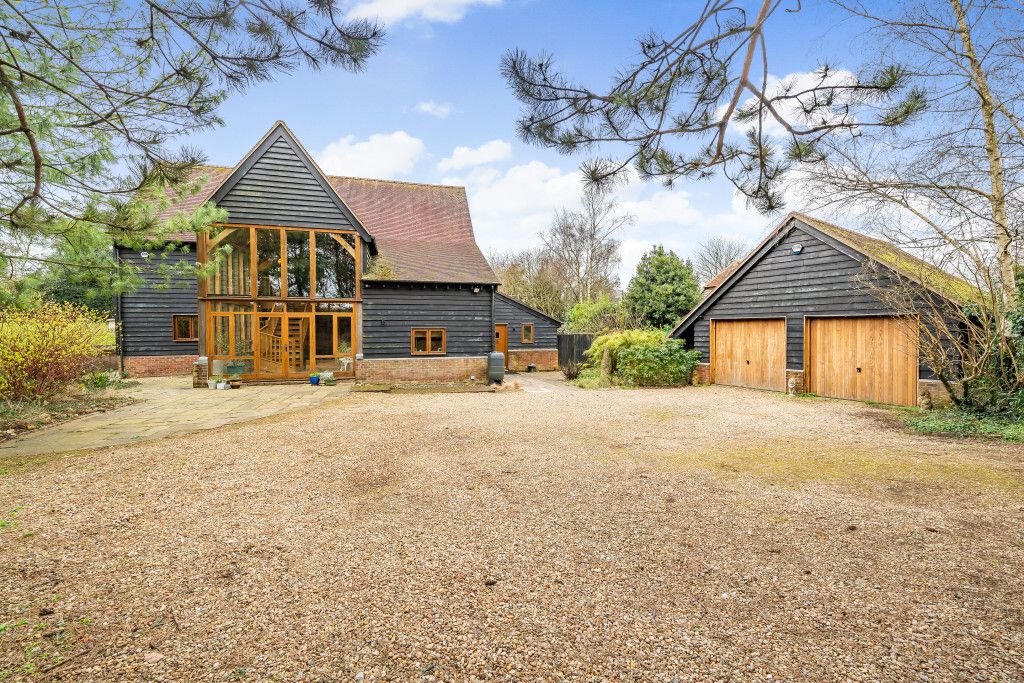 5 bed detached house for sale in Oxford Road, Woodcote, Reading