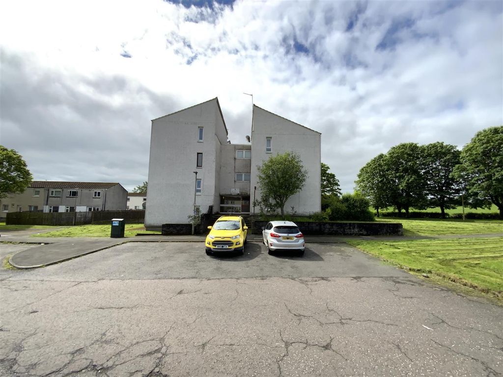3 bed flat to rent in Alford Place, Linwood, Paisley PA3, £850 pcm Zoopla
