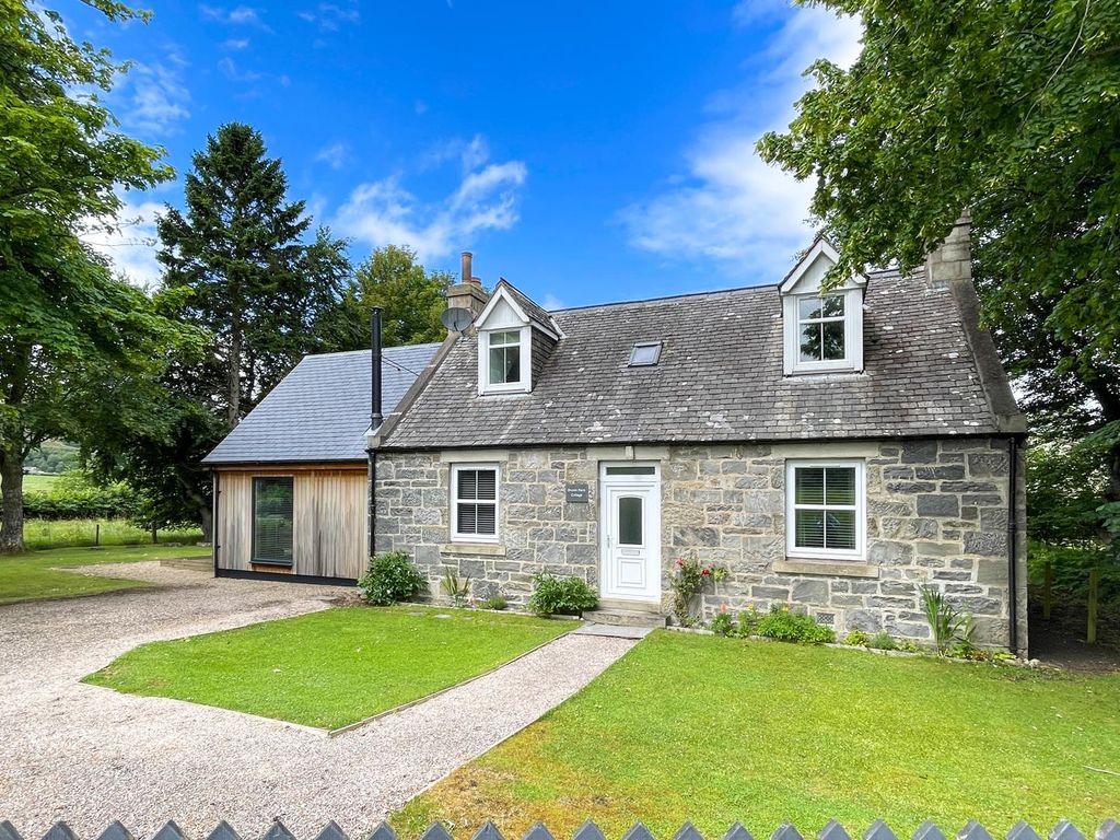 3 bed detached house for sale in Glenlivet, Ballindalloch AB37, £290,000 Zoopla