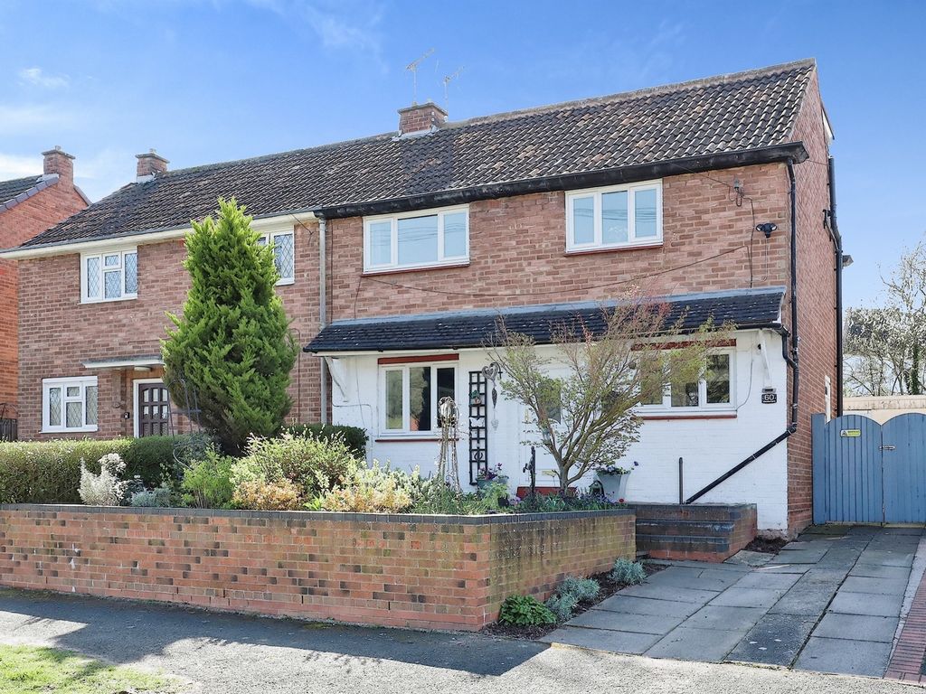 4 bed semidetached house for sale in Meadow Lane, Wombourne