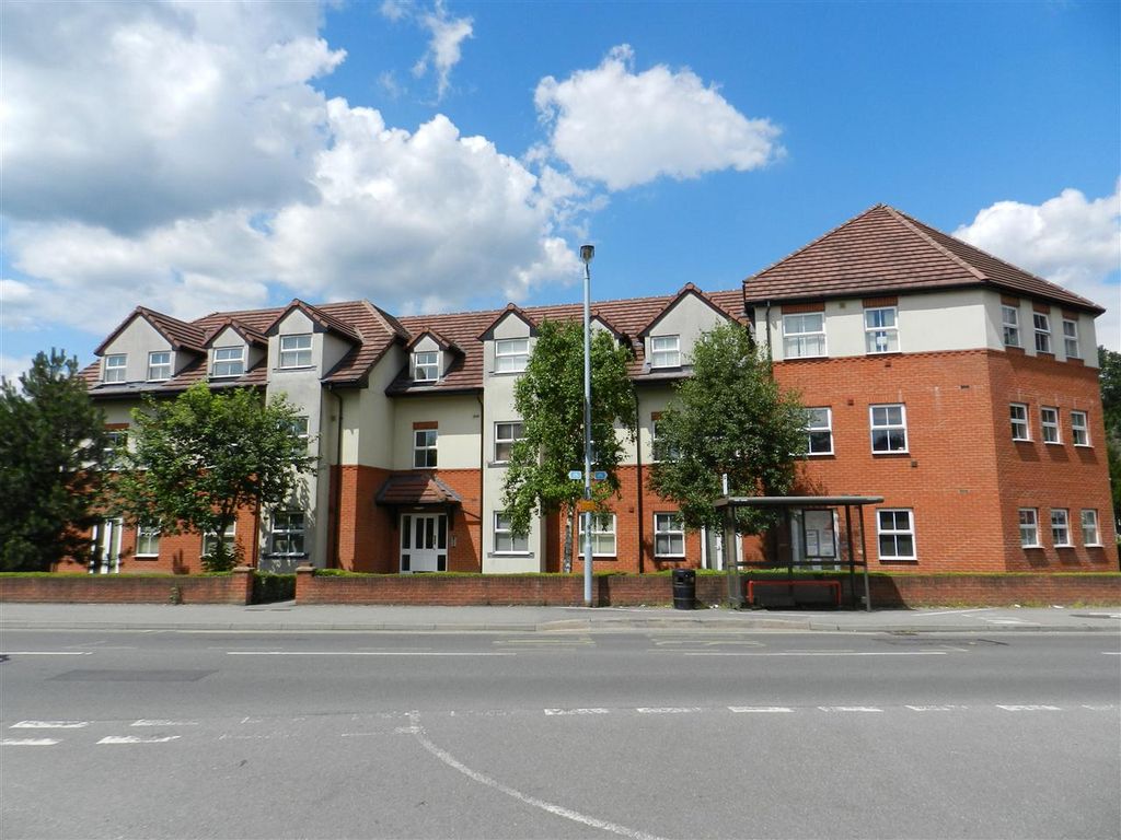2 bed flat to rent in Pinewood Avenue, Crowthorne RG45, £1,250 pcm Zoopla