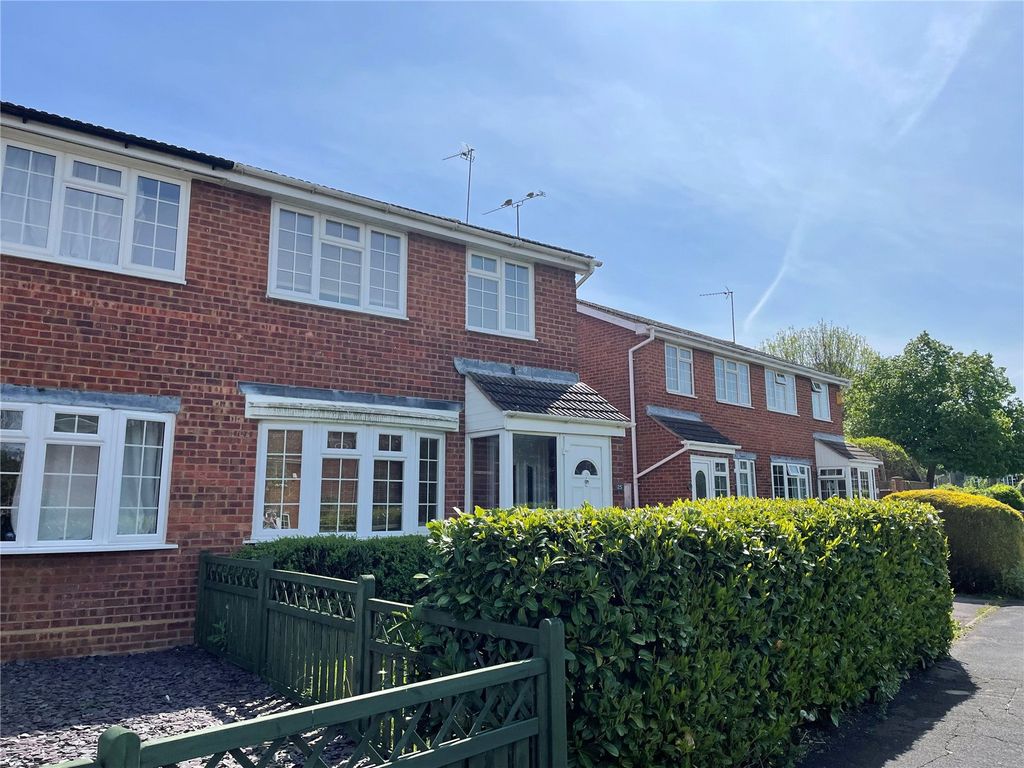 3 bed semidetached house for sale in Badgers Way, Buckingham MK18 Zoopla