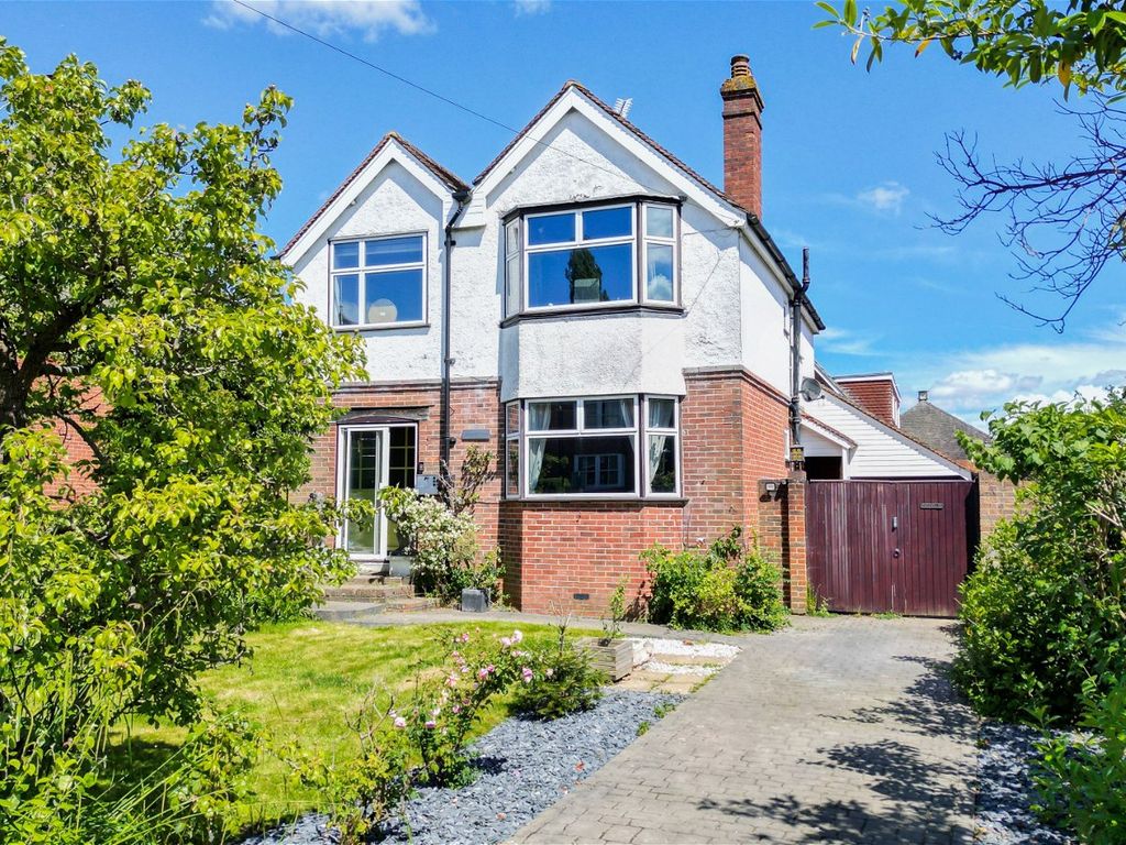 4 bed detached house for sale in Highgate Hill, Hawkhurst, Cranbrook