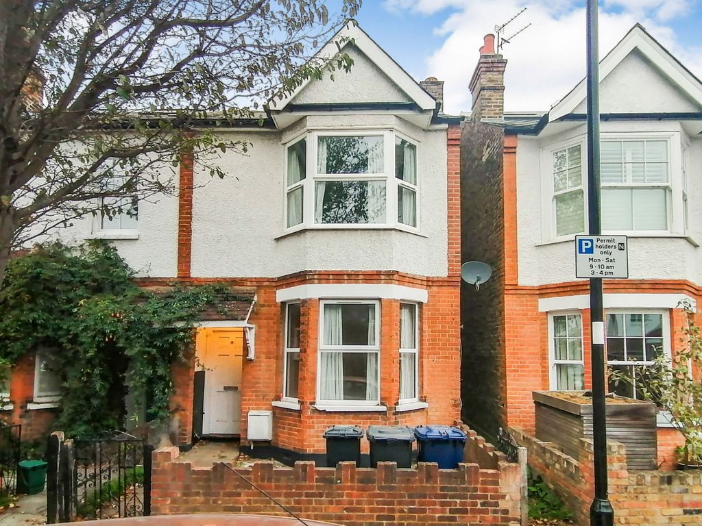 2 bed end terrace house for sale in Hollies Road, London W5, £580,000