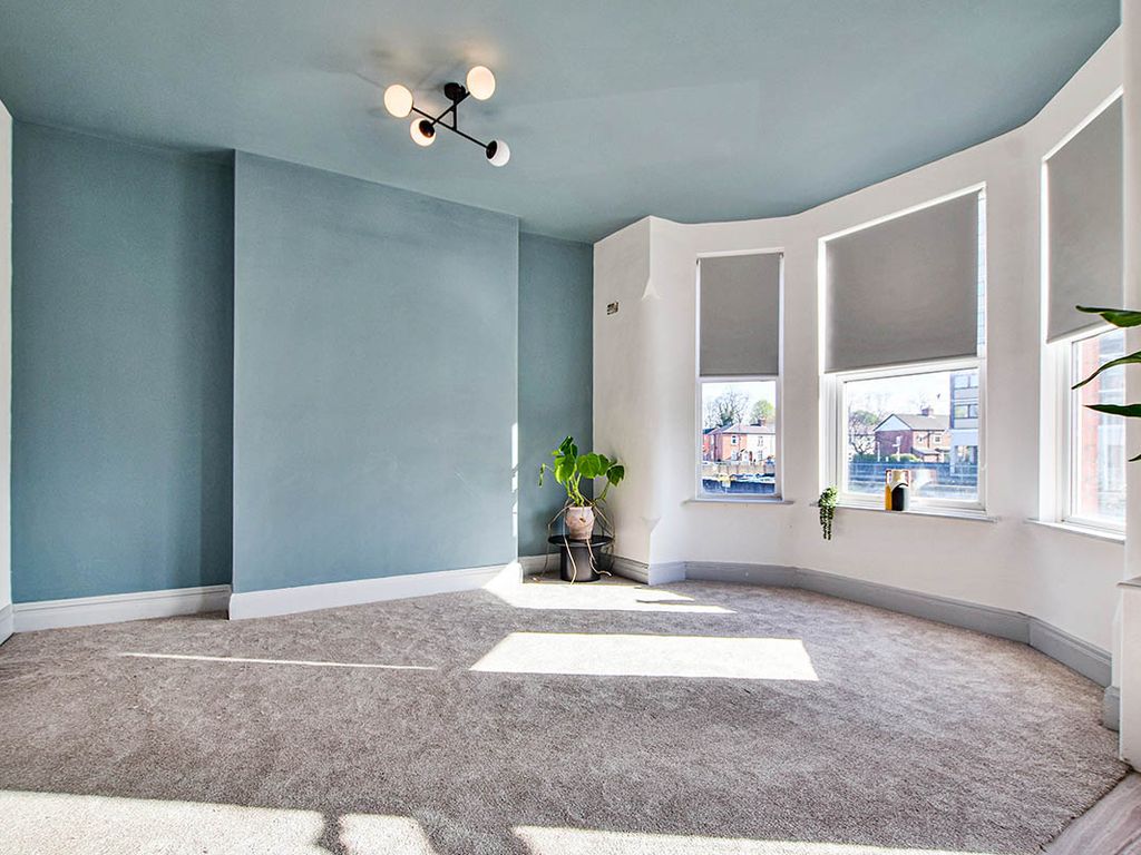 2 bed flat to rent in Barton Road, Stretford, Manchester, Greater