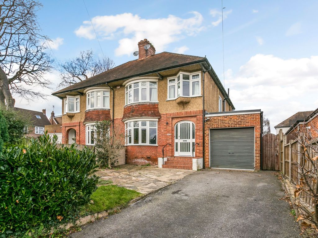 4 bed detached house for sale in Belmont Road, Maidenhead SL6, £750,000