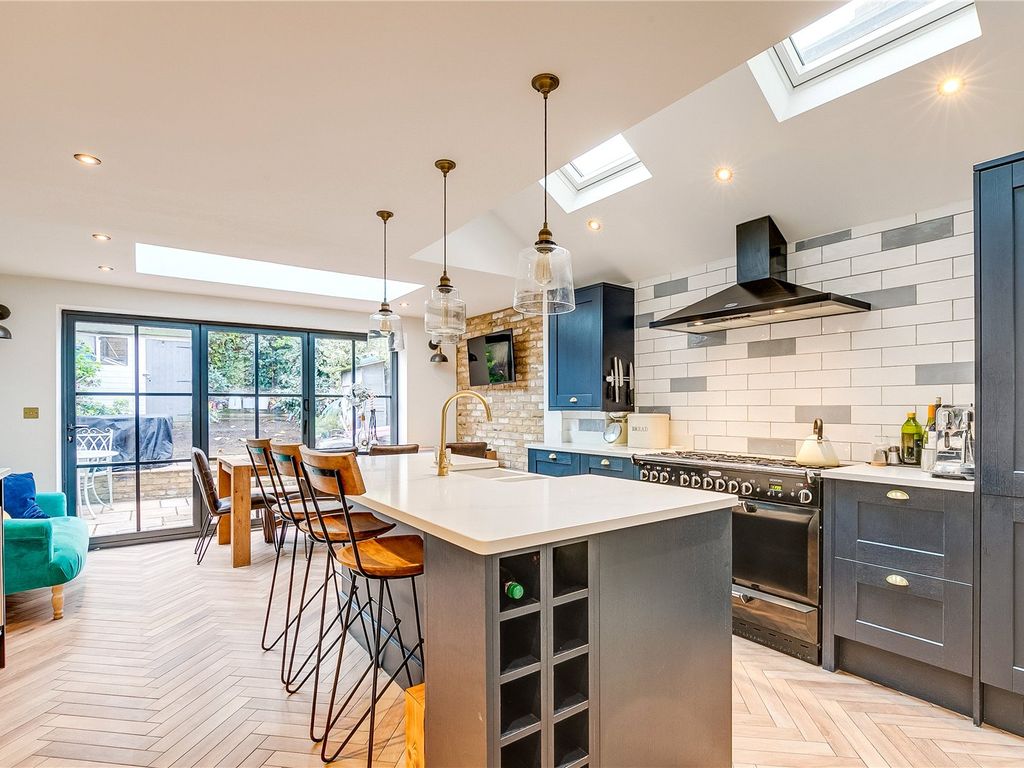 3 bed detached house for sale in Abercrombie Street, London SW11, £1,200,000 Zoopla