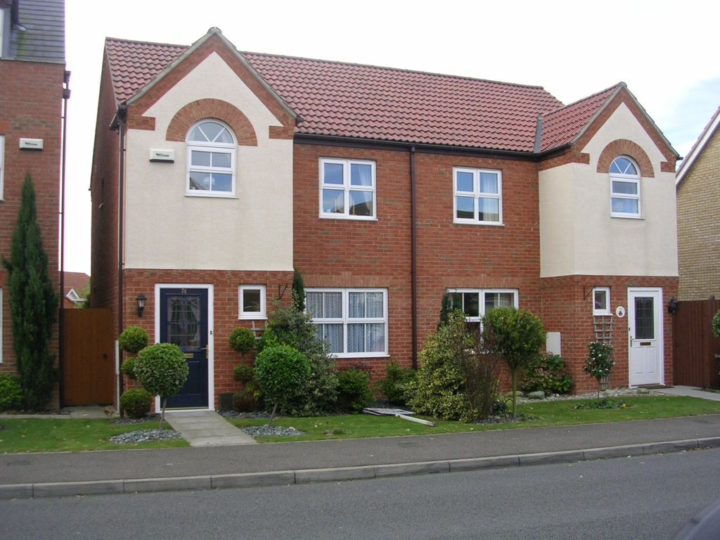 3 bed semidetached house to rent in Redwing Rise, Royston SG8 Zoopla