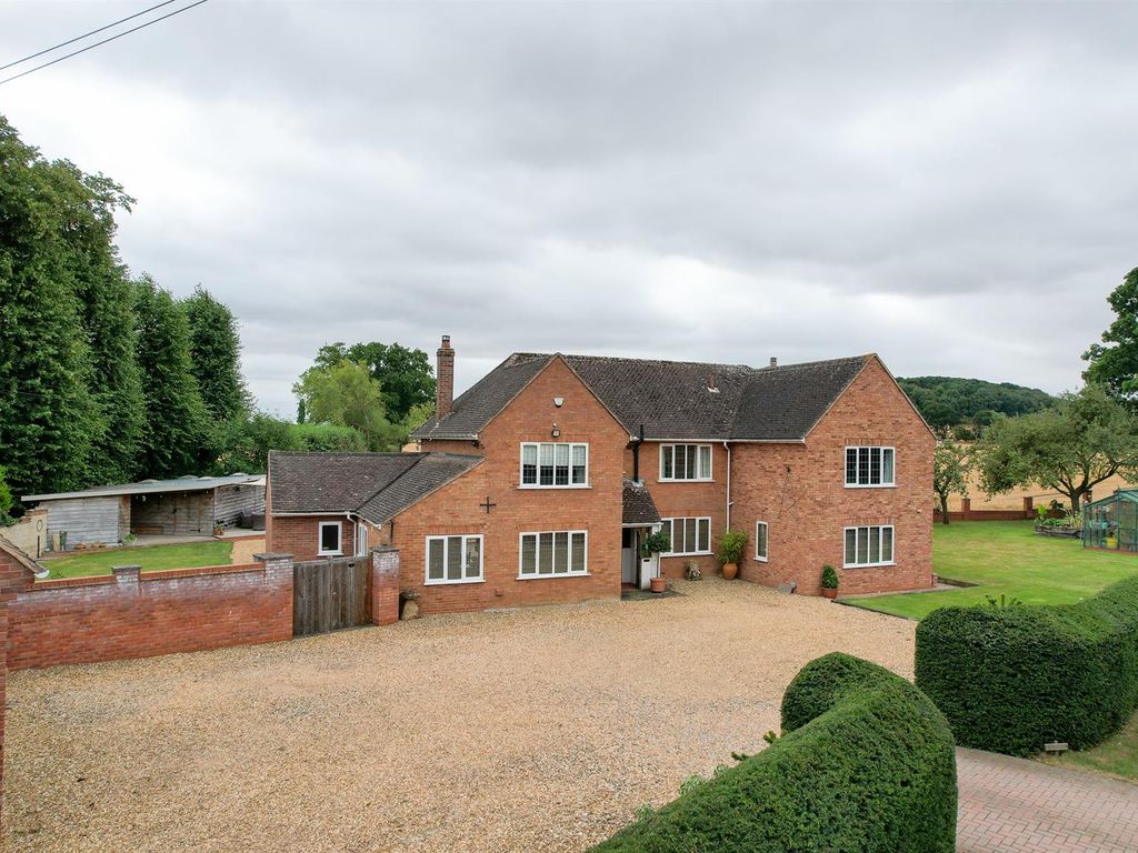 5 bed detached house for sale in Campden Road, Clifford Chambers