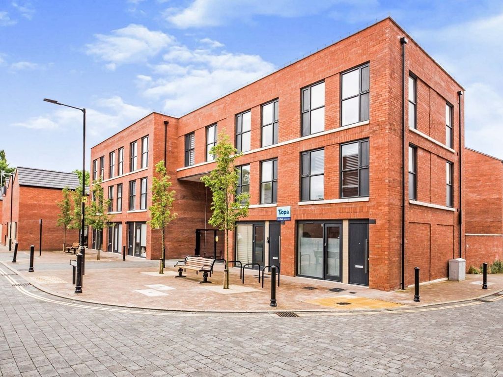 3 bed end terrace house to rent in Fairway View, Stockport, Greater