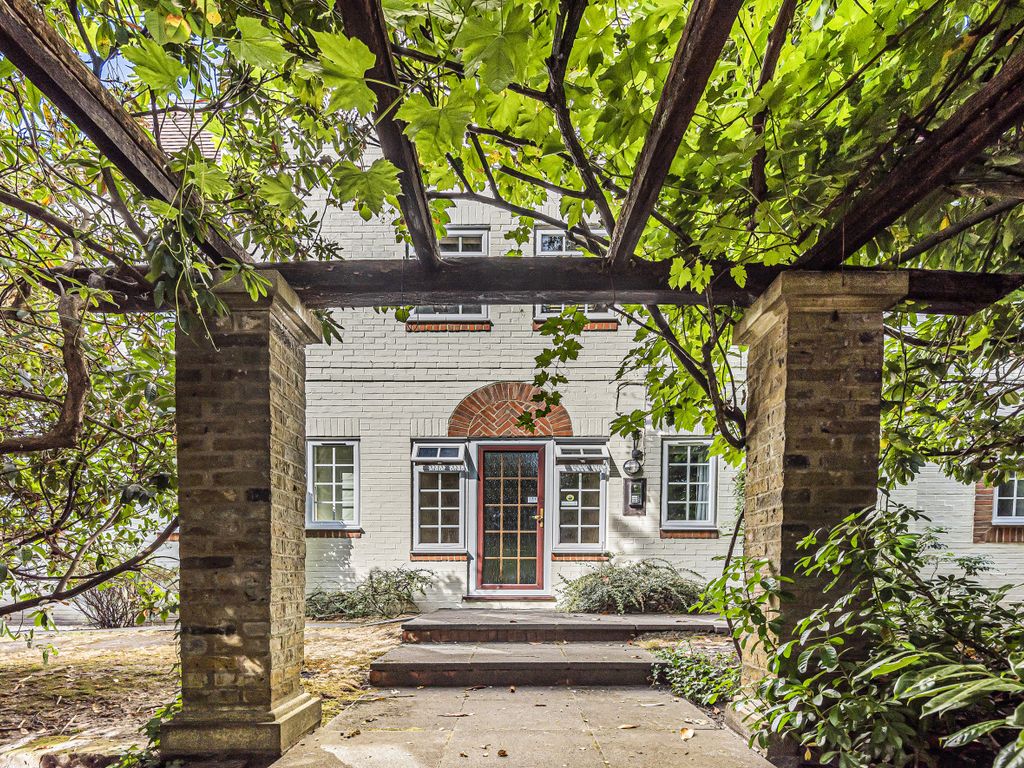 1 bed flat for sale in Ivy Drive, Lightwater, Surrey GU18 Zoopla