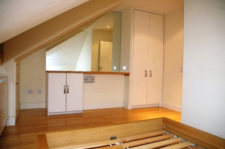 1 bed flat to rent in Manor View, Finchley Central, London N3, £1,500