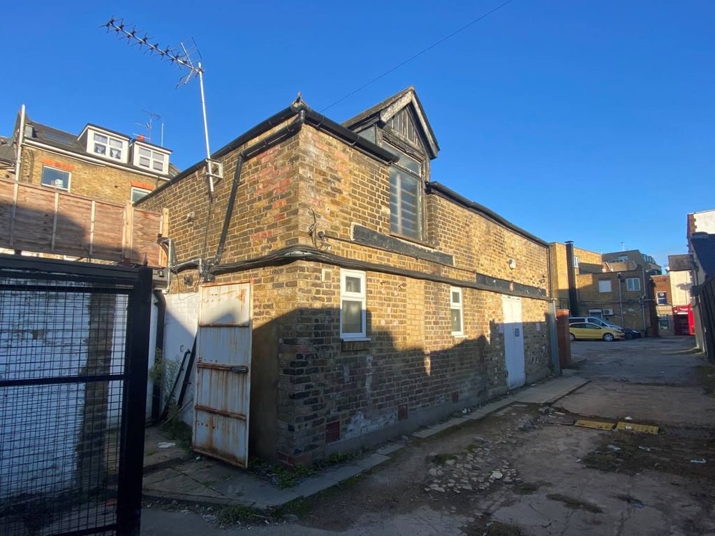 Commercial property for sale in London Road, Enfield EN2, £50,000 Zoopla