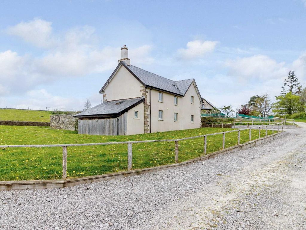4 bed detached house to rent in Clawdd Y Parc Farm, Llangybi, Near Usk