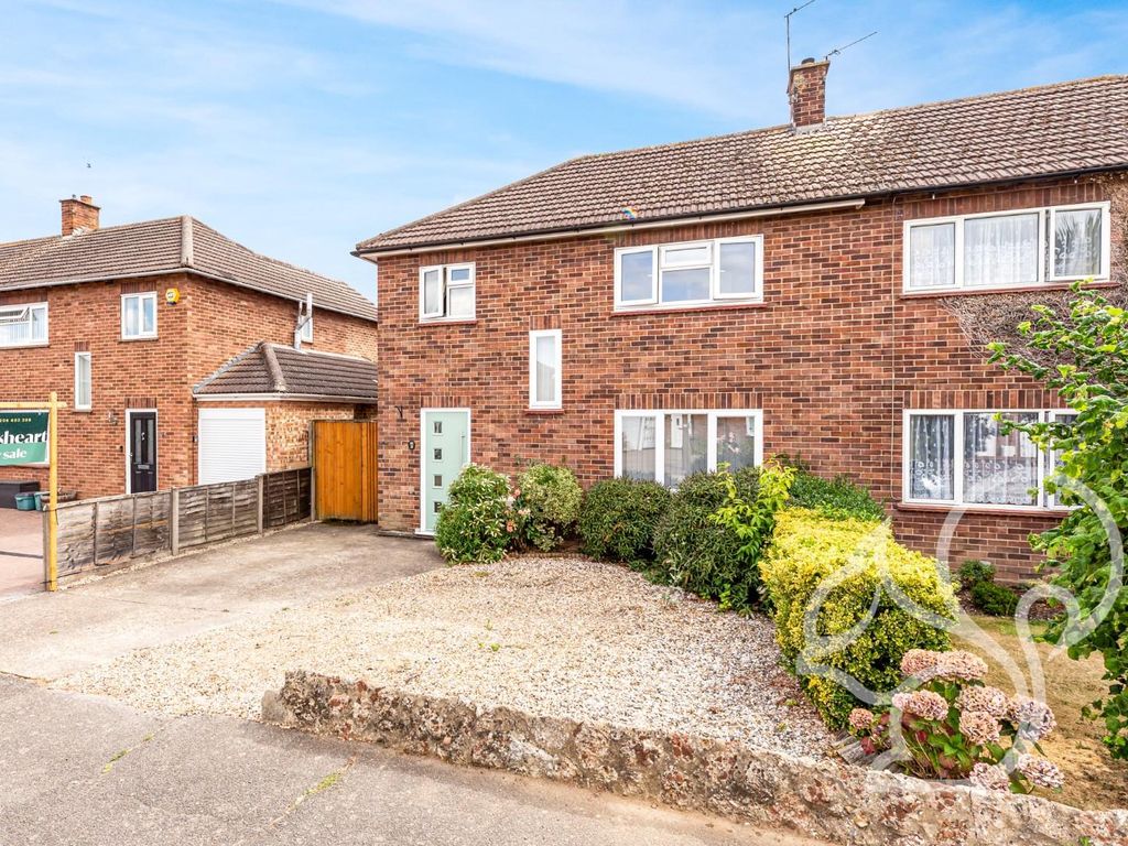 4 bed semidetached house for sale in Munnings Road, Colchester CO3