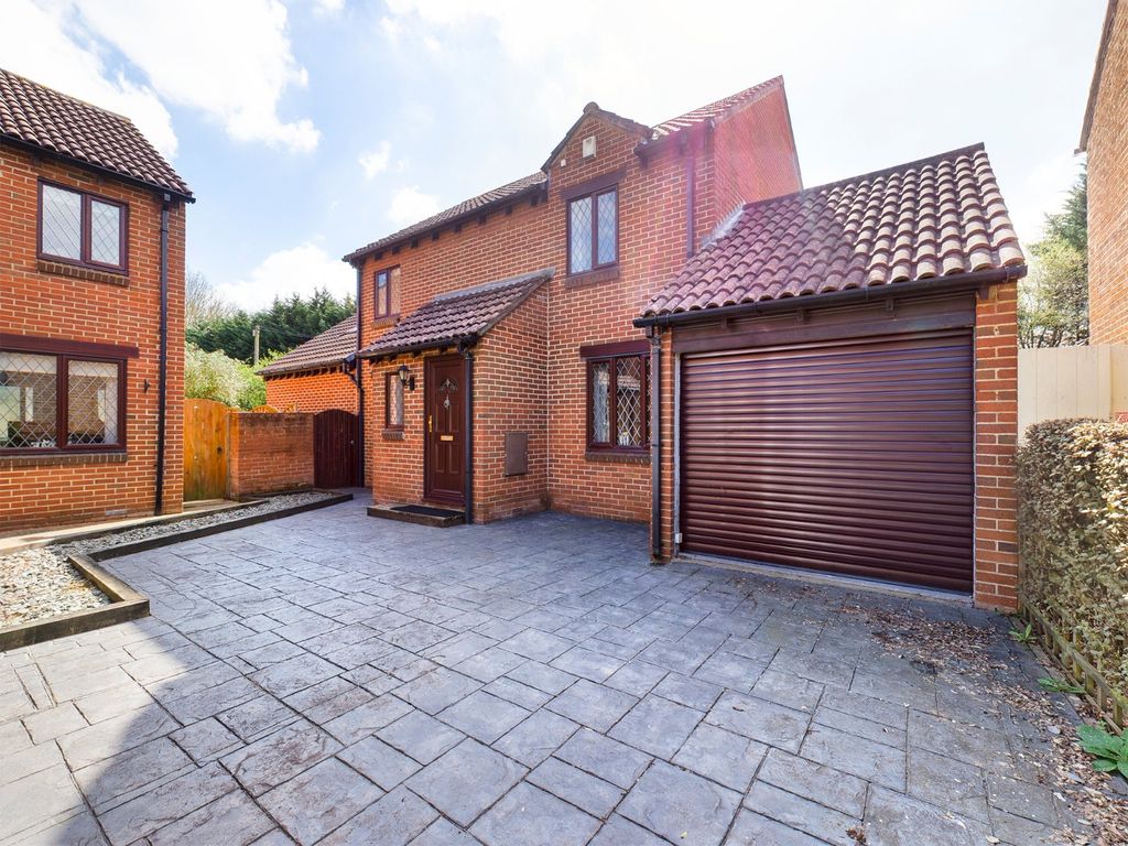 4 bed detached house for sale in Gullifords Bank, Clevedon, North