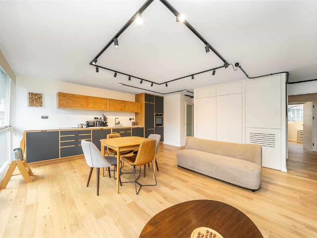 3 bed flat to rent in Clipstone Street, London W1W, £3,683 pcm Zoopla