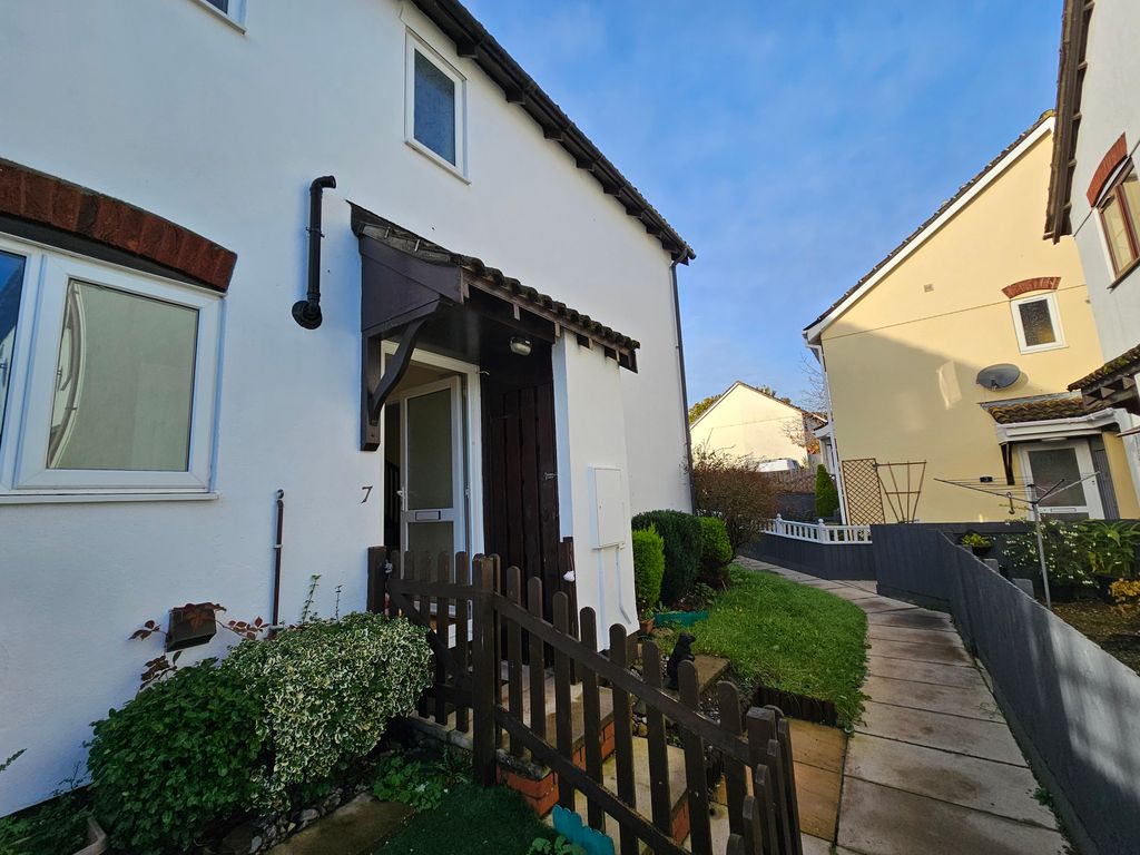 2 bed terraced house to rent in Meadowbank, Newton Abbot TQ13, £875 pcm