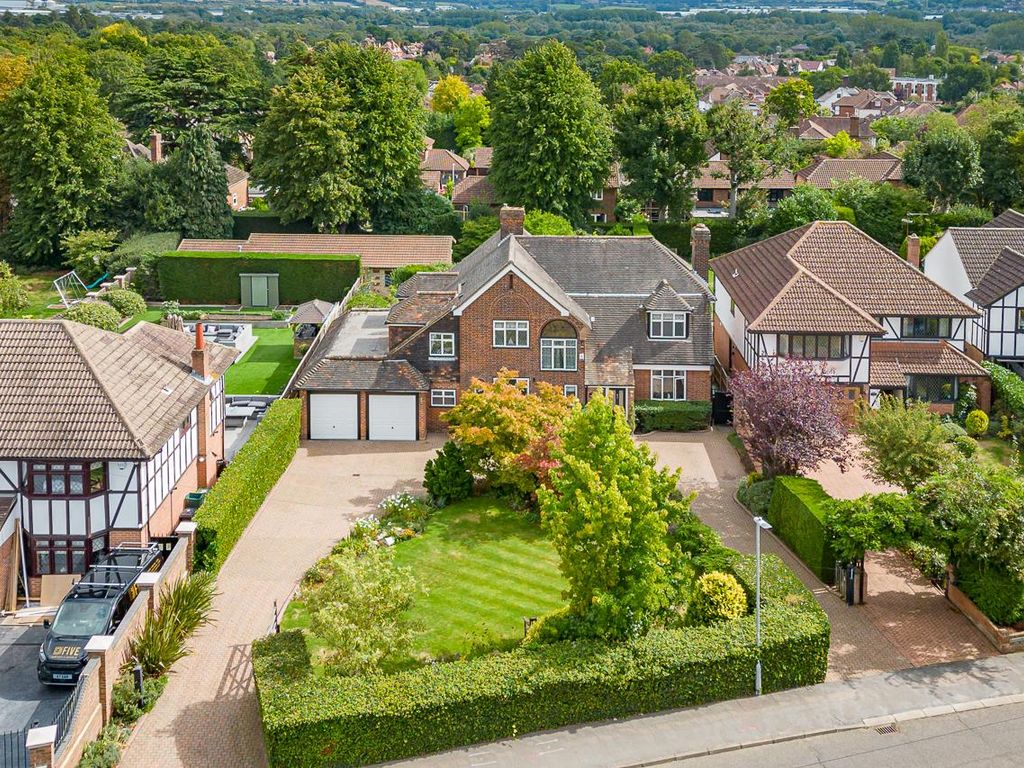 4 bed property for sale in Park Lane, Broxbourne EN10 Zoopla