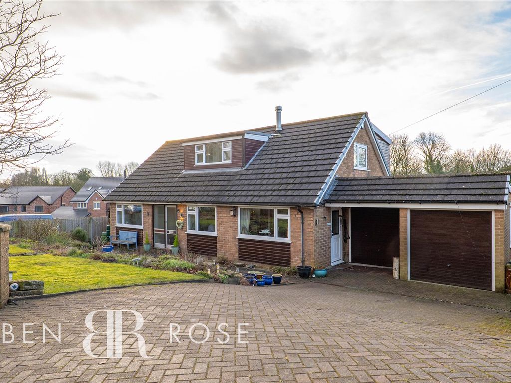 4 bed detached house for sale in Dawbers Lane, Euxton, Chorley PR7, £