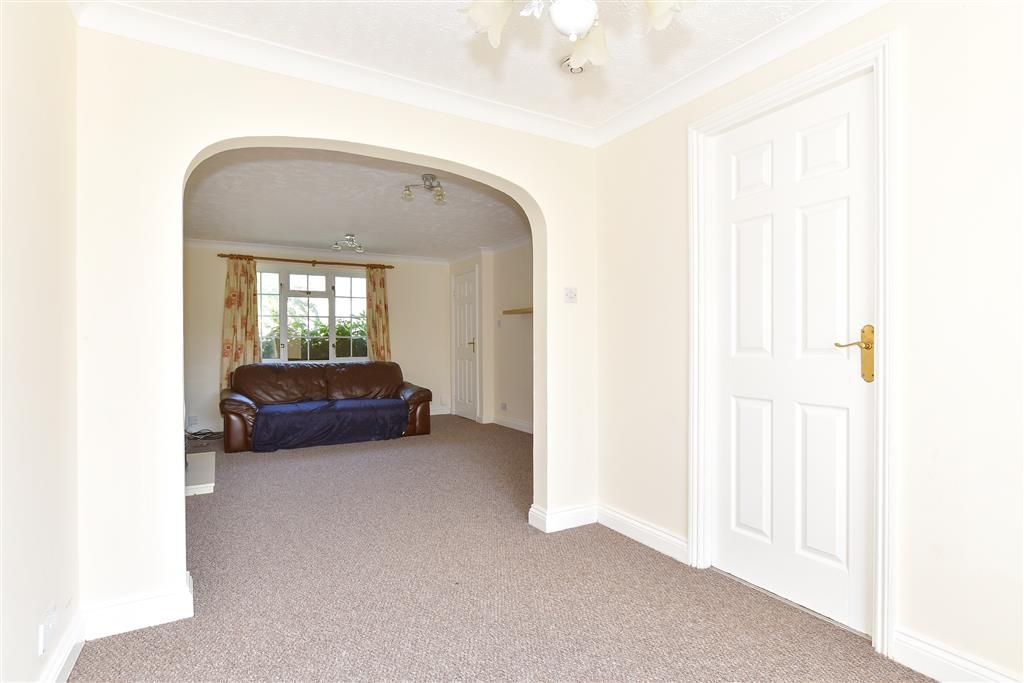 3 bed semidetached house for sale in Vaughan Drive, Kemsley