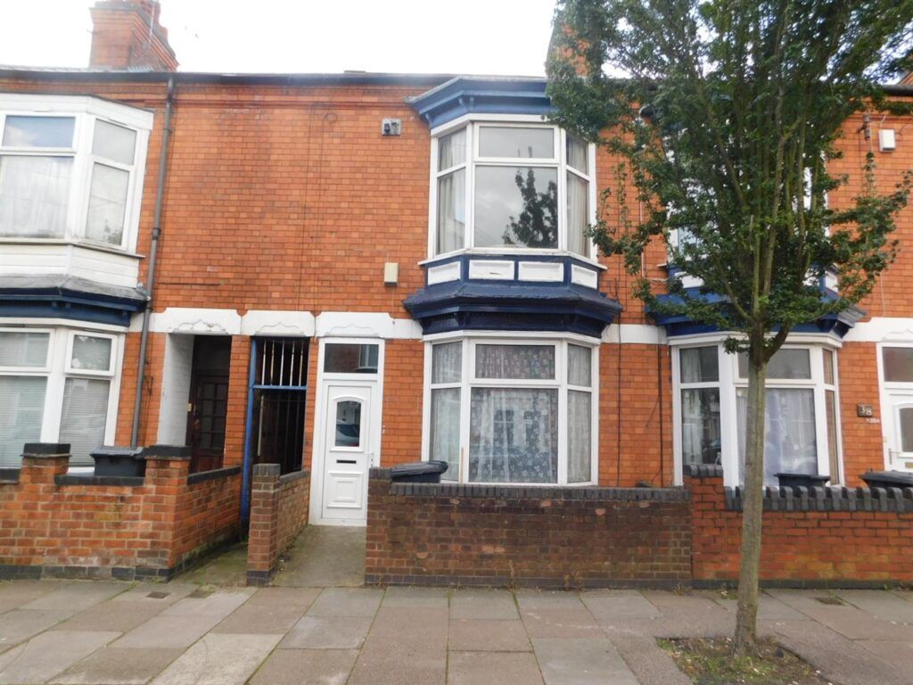 2 bed flat to rent in Barclay Street, Leicester LE3, £1,040 pcm Zoopla