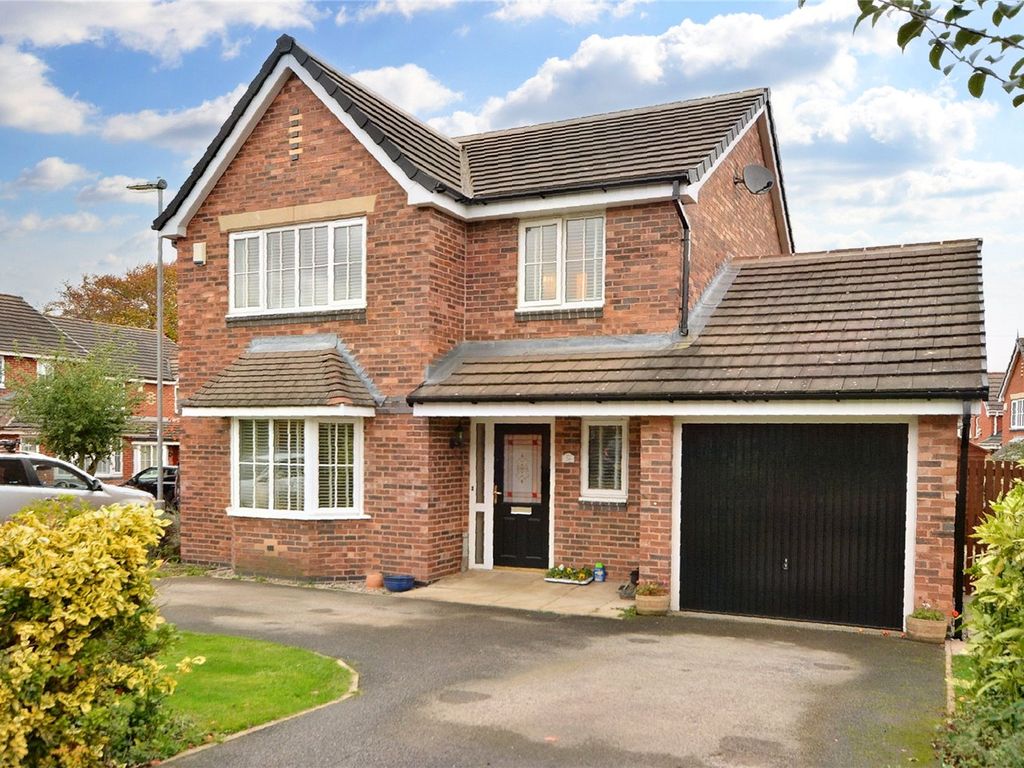 4 bed detached house for sale in Higham Way, Garforth, Leeds, West