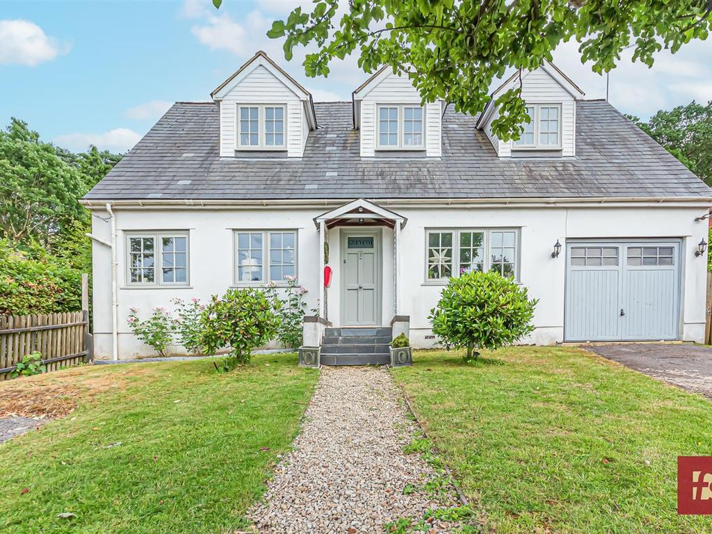 4 bed bungalow to rent in Greycot, High Street, Little Sandhurst