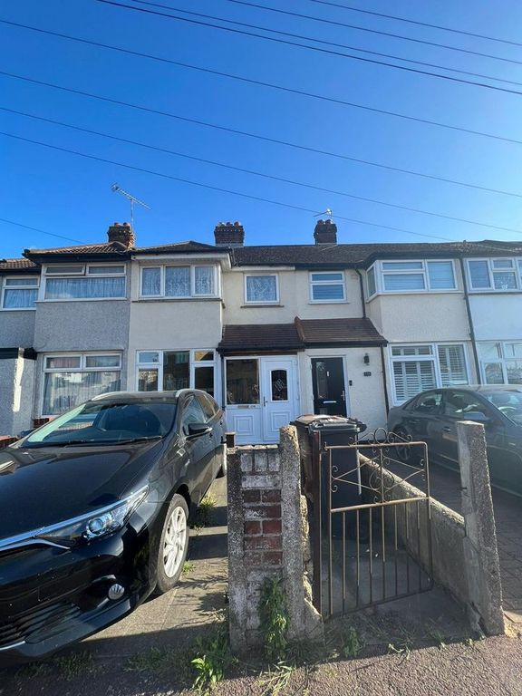 3 bed terraced house to rent in Oval Road South, Dagenham RM10 Zoopla