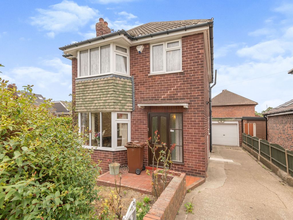 3 bed detached house for sale in Lawefield Avenue, Rothwell, Leeds