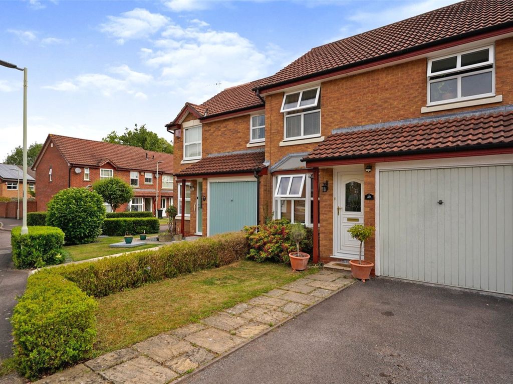 3 bed terraced house for sale in Spinney Road, Barnwood, Gloucester