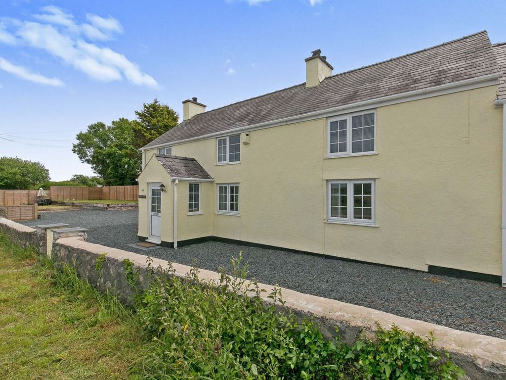 4 bed detached house for sale in Capel Mawr, LL62 Zoopla