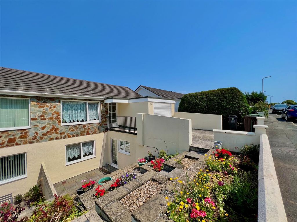 4 bed semidetached house for sale in Dunstone View, Plymstock