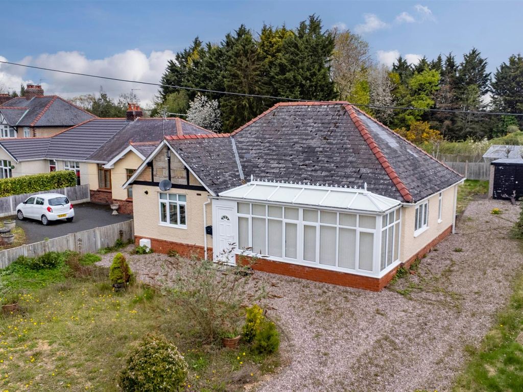 2 bed detached bungalow for sale in Whittington Road, Gobowen, Oswestry