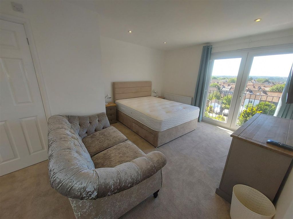 Room to rent in Summerhill Road, St. Bristol BS5 Zoopla