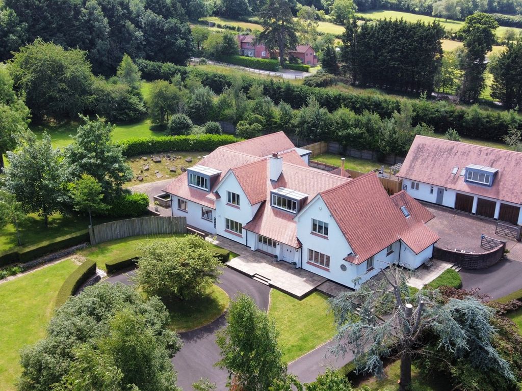 9 bed detached house for sale in Greenhill Road, Sandford,