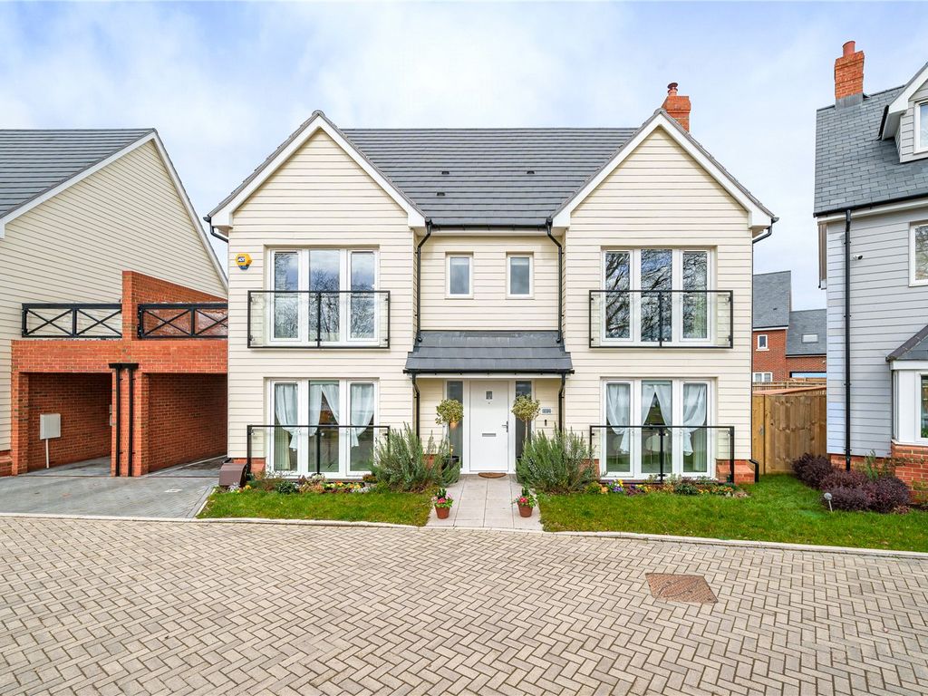 4 bed detached house for sale in Lakeview Lane, Mytchett, Camberley